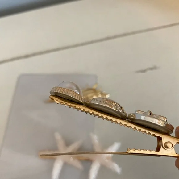 Pack of 2 gold tone hair clips + 1 hair pin (beach/summer/starfish/shell) - Picture 4 of 5